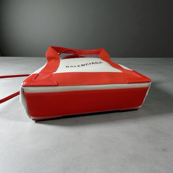 Balecianga Tote Canvas - Picture 3 of 5